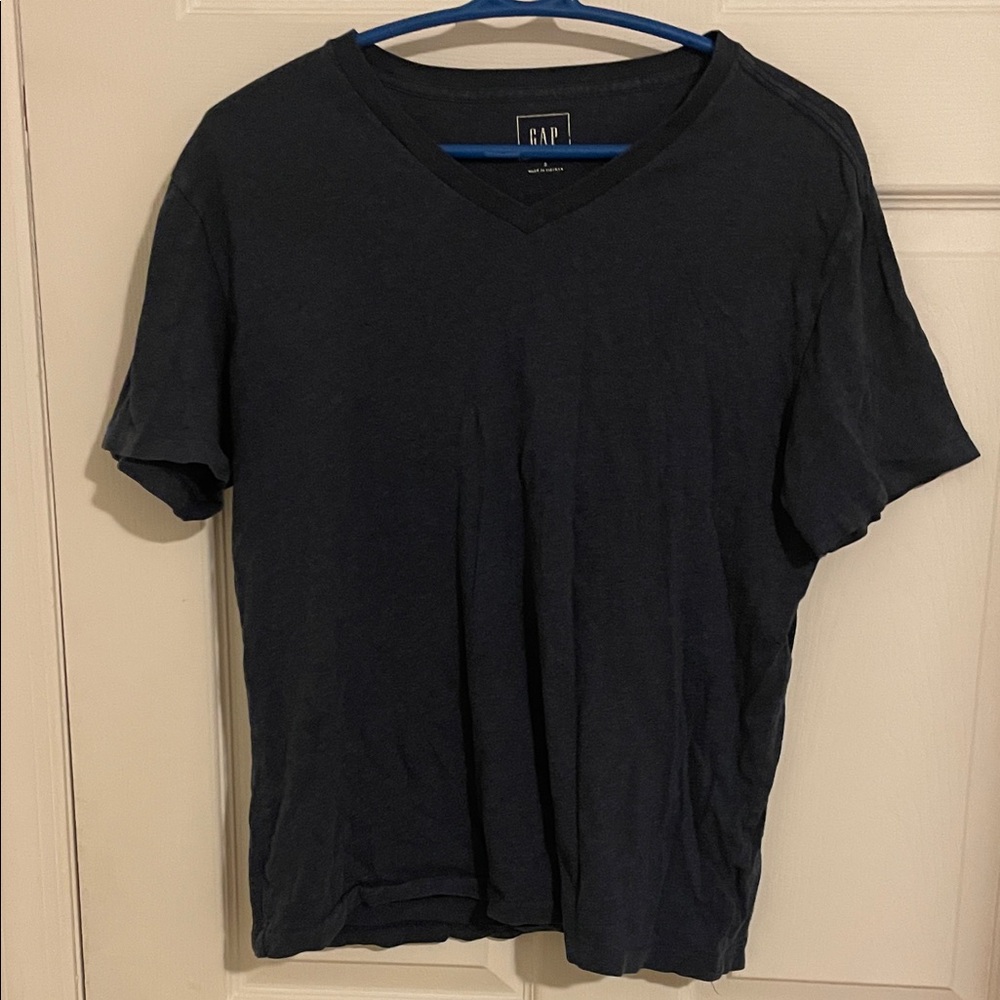 GAP Men's Navy blue V-Neck Tee